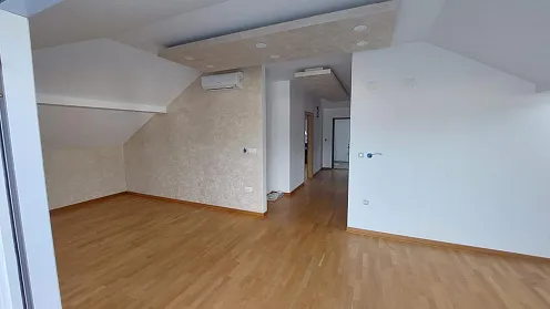 Zwei -Schlafzimmer -Wohnung in Budva in der Nähe der Altstadt